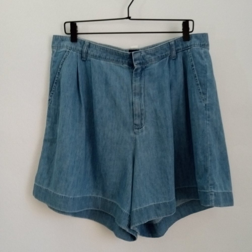 GAP NWT High Rise Pleated Chambray Short Size 16/33 Tall